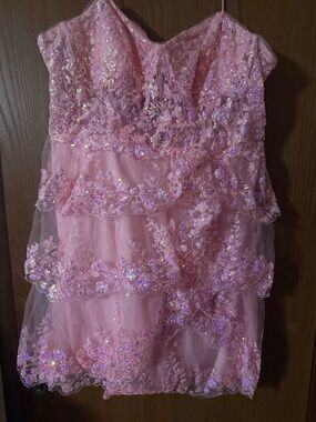 Gorgeous pink prom/homecoming dress